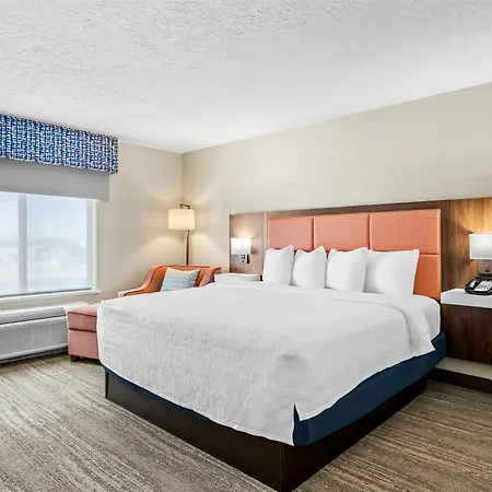 Hampton Inn & Suites Farmington-3