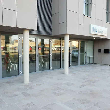 Ibis Budget Langres-3