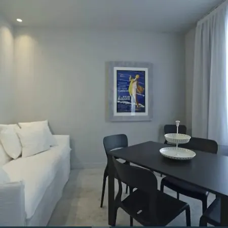 Boutique Hotel De La Ville-3