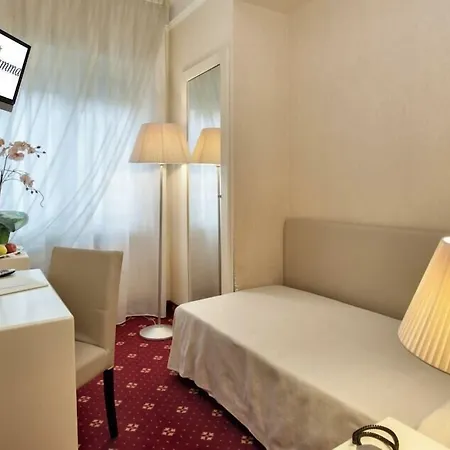 Hotel Gamma-2