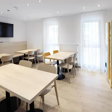 Apartment Hotel 37-2