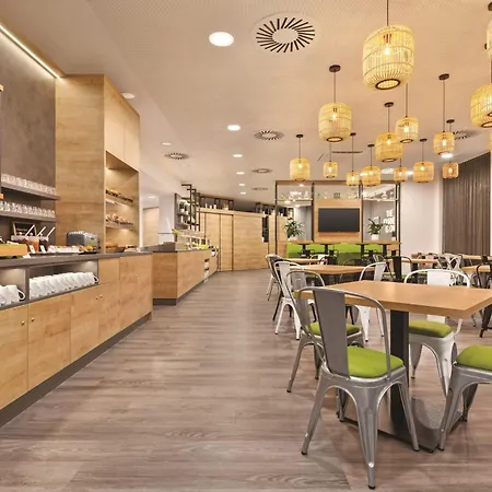 Super 8 By Wyndham Chemnitz-2