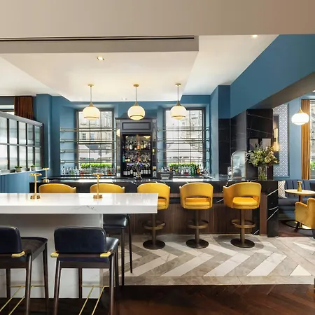 Courtyard By Marriott Edinburgh-2