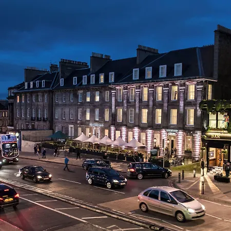 Courtyard By Marriott Edinburgh-3