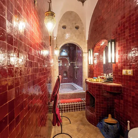 Riad Le J-2