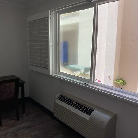 Ocean Surf Inn & Suites-3