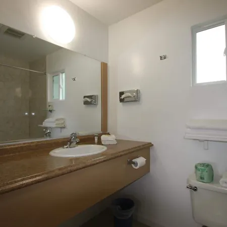 Redwood Inn-3