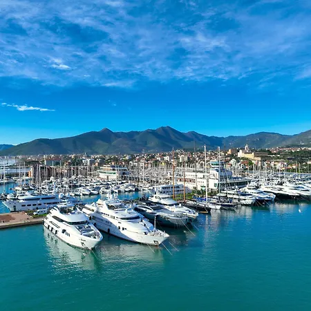 Yacht Club Marina di Loano | UNA Esperienze-3