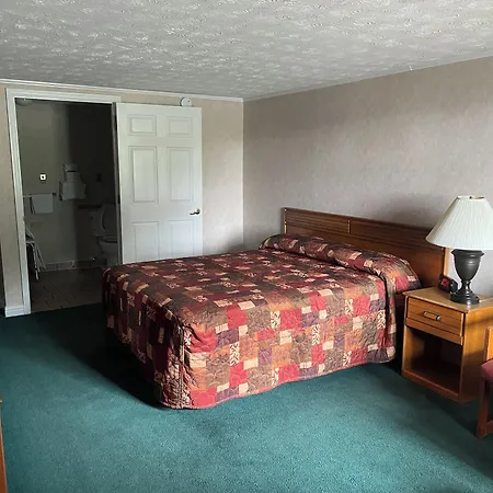 Budget Host Westgate Inn-3