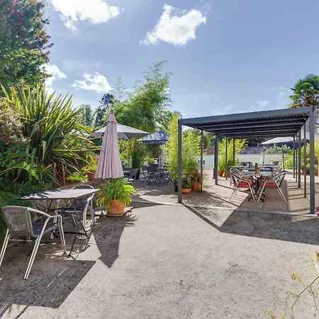 Brit Hotel le Cygne-3