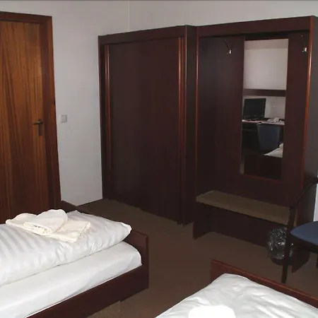 Einfelder Hof garni-3