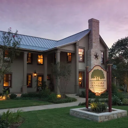Inn On Lake Granbury A Boutique Hotel-3