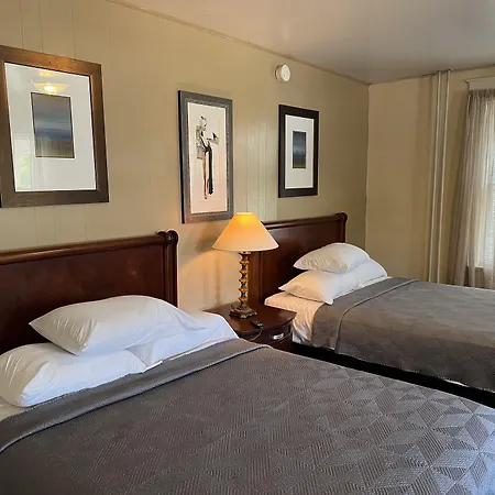 Simmons Motel And Suites-2