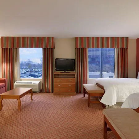 Hampton Inn & Suites East Hartford-3