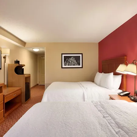 Hampton Inn & Suites East Hartford-2