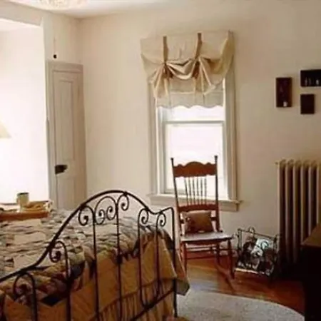 Brickhouse Inn B&B-3