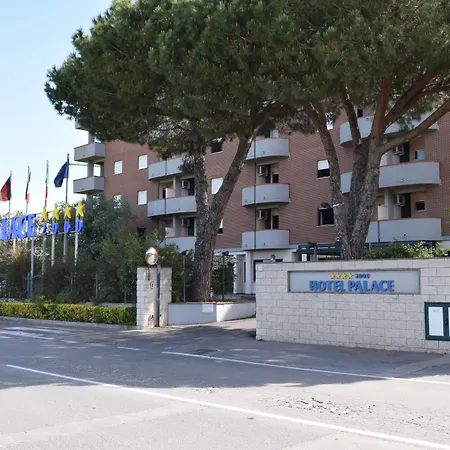 Hotel Palace 2000-2