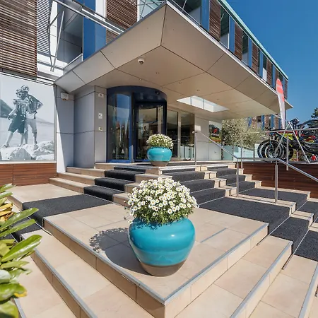 Caravel Bike Hotel-3