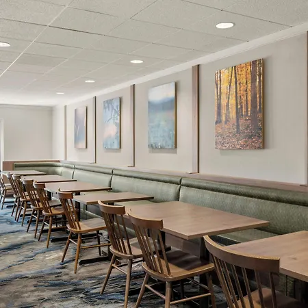 Fairfield Inn & Suites New Buffalo-3