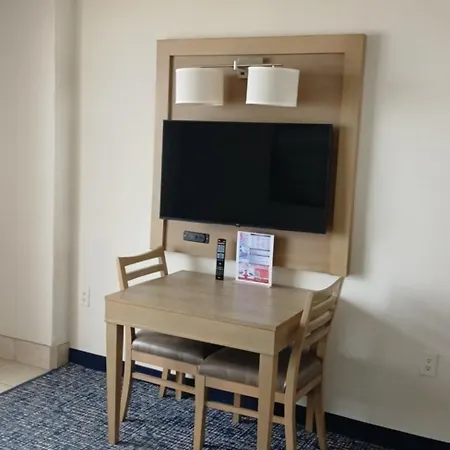 Comfort Suites Beachfront-2
