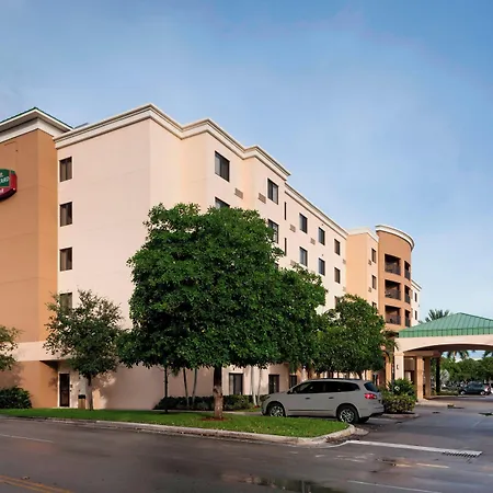 Courtyard By Marriott Miami At Dolphin Mall-3