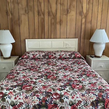Front Street Inn-2