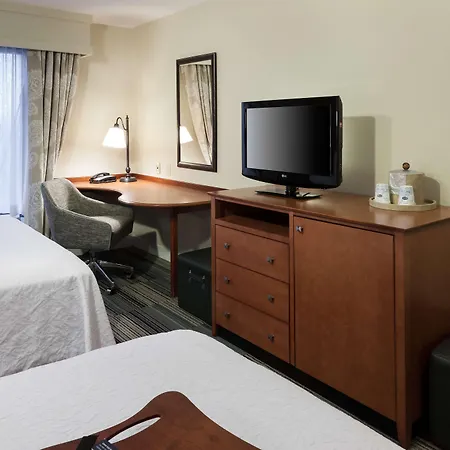 Hampton Inn & Suites Davenport-3