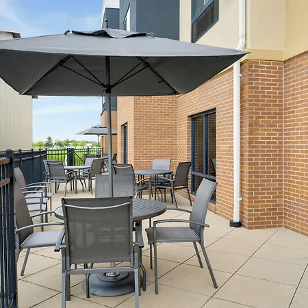 Fairfield Inn & Suites Bloomington-3