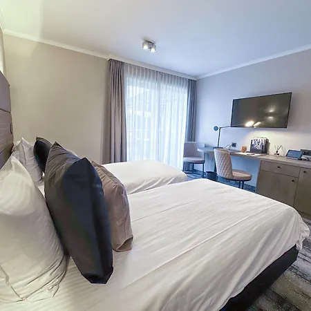 Hotel Charleroi Airport - Van Der Valk-2