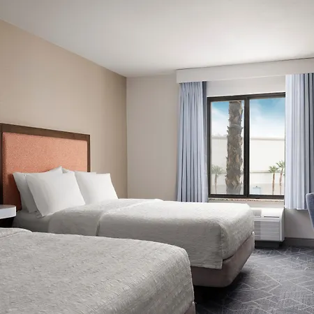 Hampton Inn & Suites Las Vegas-Red Rock/Summerlin-3