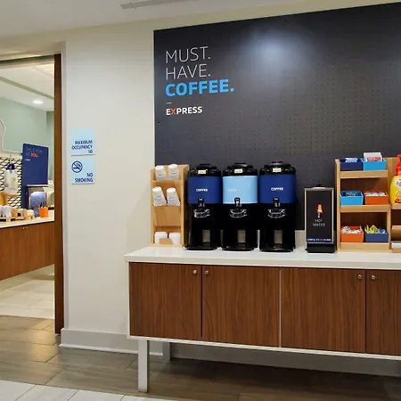 Holiday Inn Express Delano Highway 99 By Ihg-2