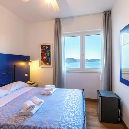 Hotel Torre Dei Borboni-3