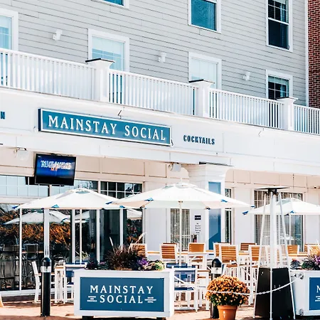 Salem Waterfront Hotel & Suites-2
