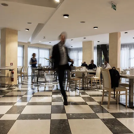Augustus-3