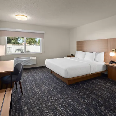 Ramada By Wyndham Merced-3