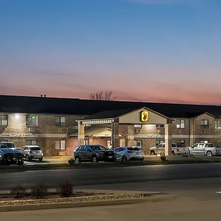 Super 8 By Wyndham Farmington-3
