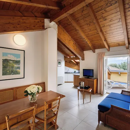 Residence L'Ulivo - Apartments In The City Center, With Fitness, Squash & Private Parking-2