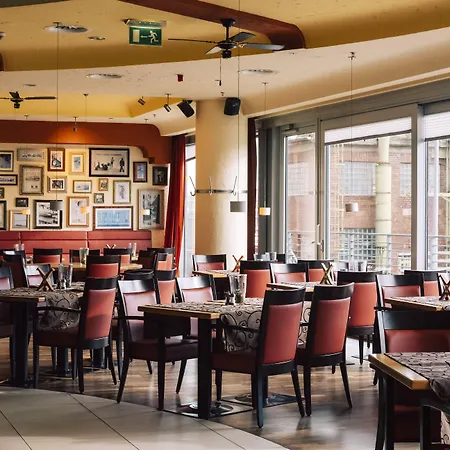 Courtyard By Marriott Duesseldorf Hafen-3