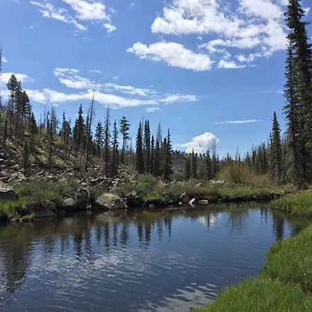 Pinetop Studio Suites-3