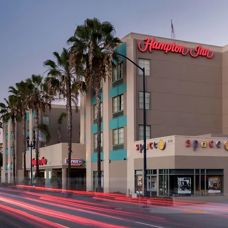 Hampton Inn San Diego Downtown-2