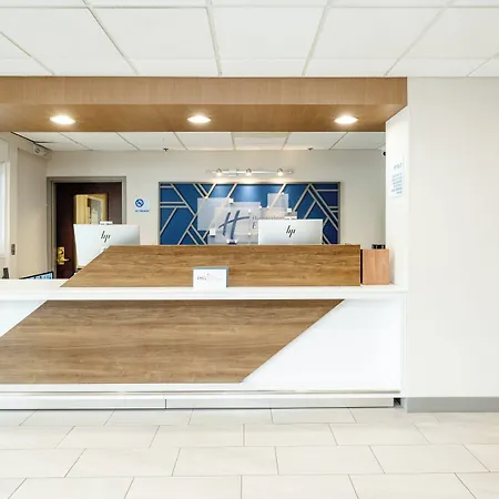 Holiday Inn Express Hotel & Suites Charleston - Northwoods By Ihg-2