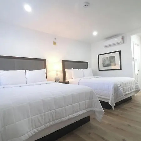 Lamplighter Inn & Suites-3