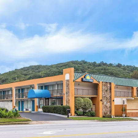 Days Inn By Wyndham Clayton-2
