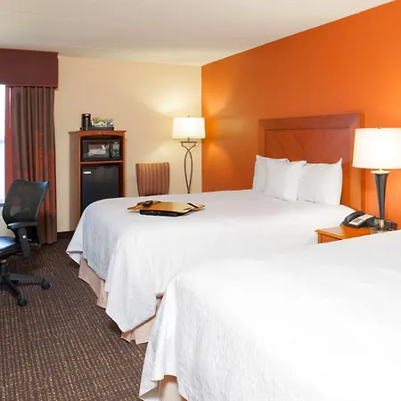 Hampton Inn Muskegon-3