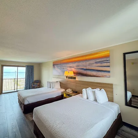 Days Inn By Wyndham Mackinaw City - Lakeview-2