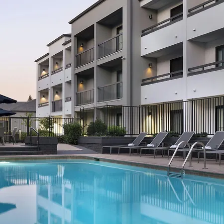 Courtyard By Marriott Bakersfield-2