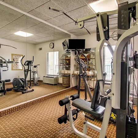 Quality Inn & Suites Clinton - Jackson West-2