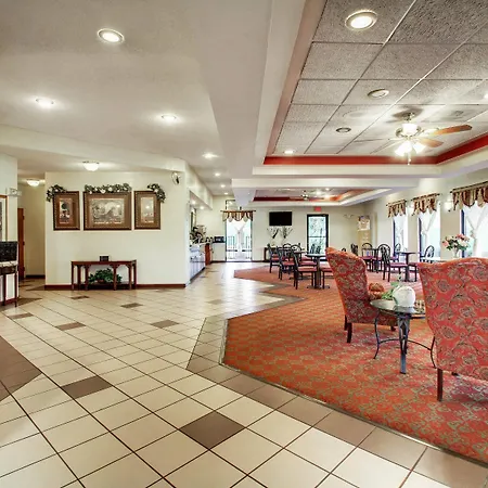 Quality Inn & Suites Clinton - Jackson West-3