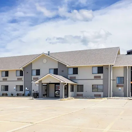 Sleep Inn & Suites Salina I-135-3