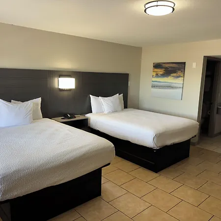 Travelodge By Wyndham Venice-3